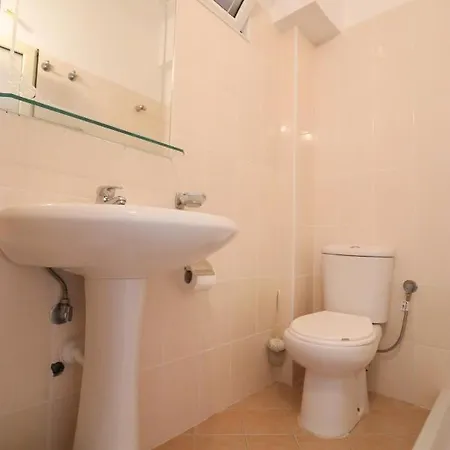 Roboci Apartment *